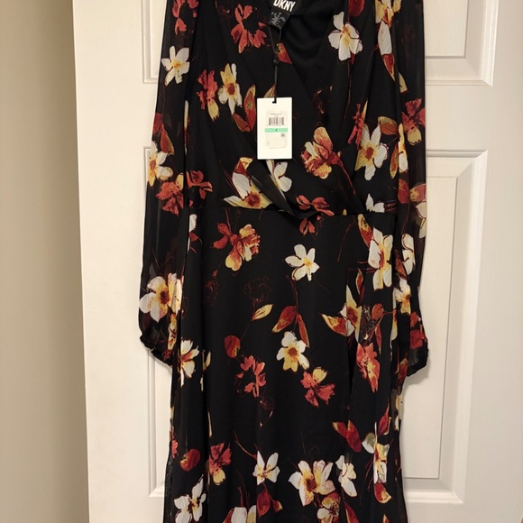 Fall floral faux wrap dress - Picture 3 of 4